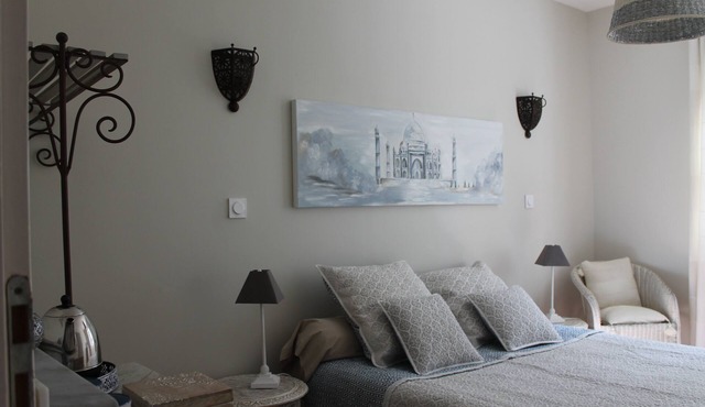 AGRA PROX UZES holi gardens