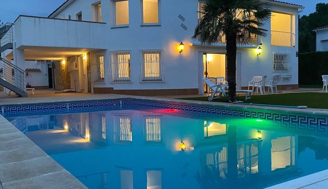 Agradable Chalet en un Entorno muy Tranquilo