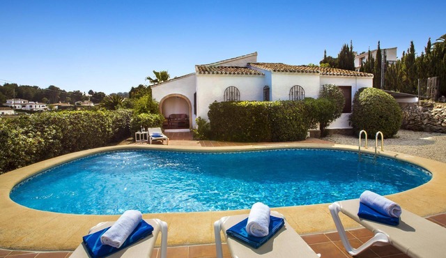 Agradable Villa con Piscina