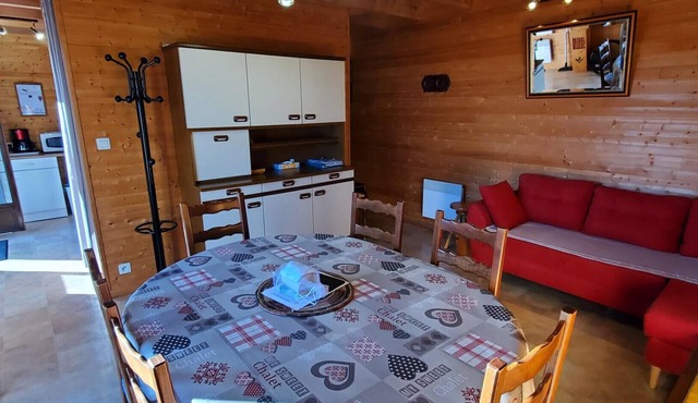 AGREABLE CHALET à BESSE au coeur de la nature Berthelage