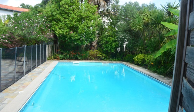 Ahetze, between Biarritz and St Jean de Luz House + swimming pool and parking lot *