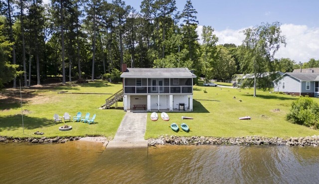 AHmazing views, Private Dock, Kayaks, SUP, Arcade, and Boat Launch
