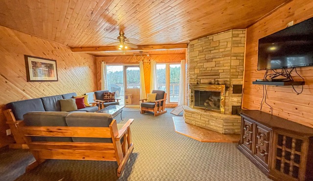Ahmic Lake Resort's 3-Bedroom Cottage (Moose Cottage)