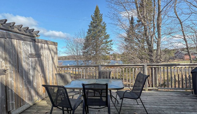 Ahmic Lake Resort's 3-Bedroom Cottage Squirrel