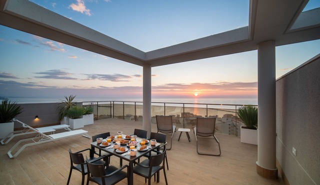 Ahoy Apartments