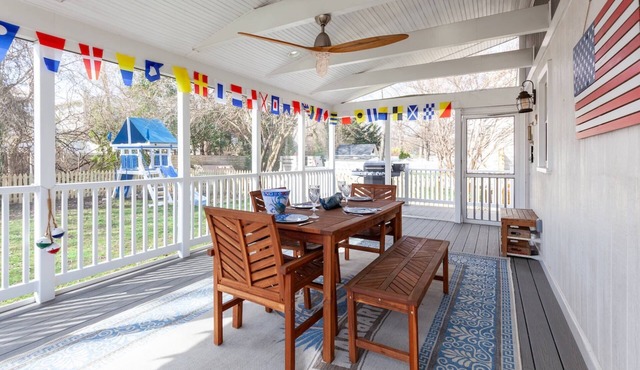 Ahoy! Game Room, Screened Porch, Yard Mins to DTA