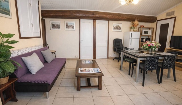 Air-conditioned, 3-star family gite with private terrace close to the sea.