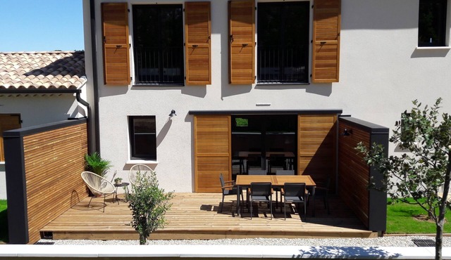 AIGUEZE, Gite N°2 Air-conditioned with swimming pool