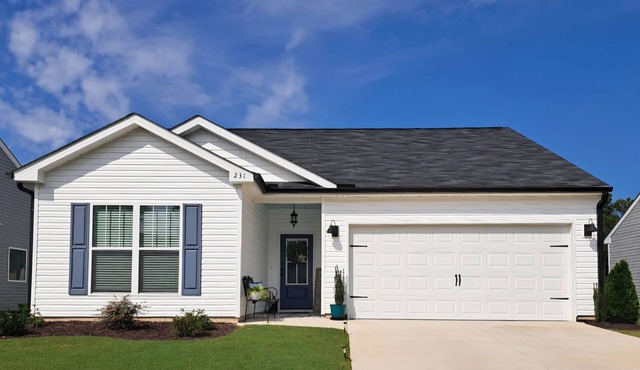 Aiken Hillside Home 2 bedroom plus office, Monthly Stays Welcome