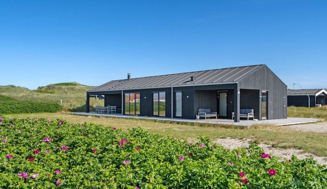 "Aiko" - 50m from the sea by Interhome