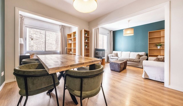 AinB Barcelona Sants Apartments