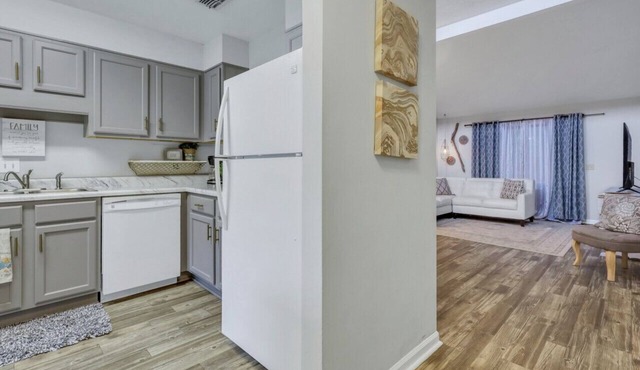 Aint' Nothin' Fancy One