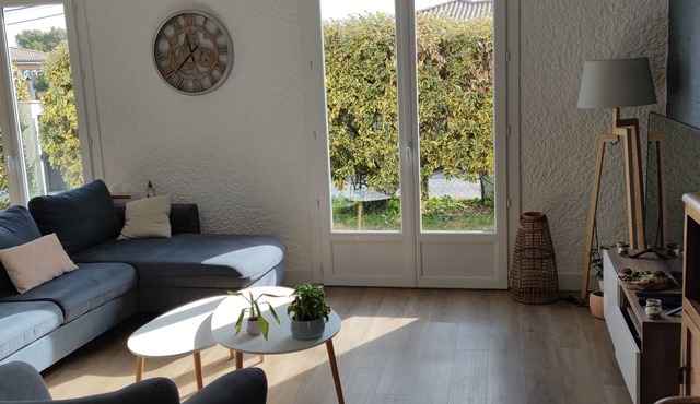 Air-conditioned family home with secure swimming pool - Bordeaux vineyards