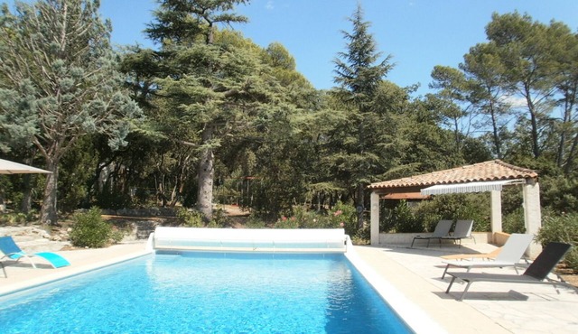 Air cond. panoramic view, 12x6 swimming pool, diving board, on 2 hectares, quiet