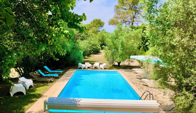 Air cond VILLA, PRIVATE POOL (roll shutter), horses, close to beaches, huge parc