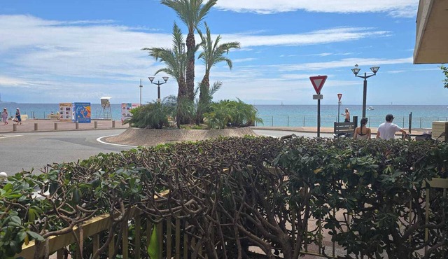 Air-conditioned ground floor studio with terrace by the sea in Roquebrune-Cap-Martin