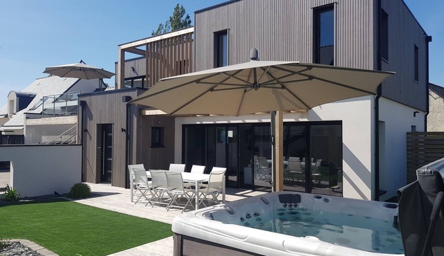 Air-conditioned house on the Rhuys peninsula with Jacuzzi