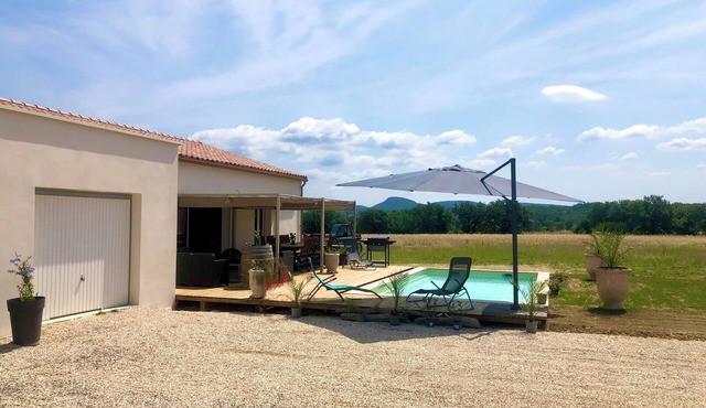 Air-conditioned villa with private pool