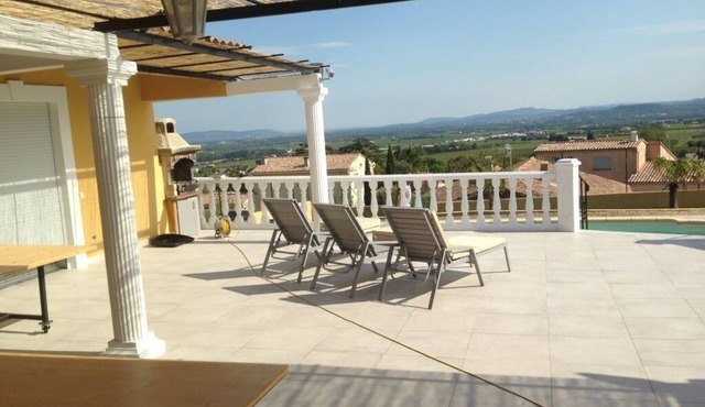 AIR-CONDITIONED VILLA SWIMMING POOL SOUTH ARDECHE 10 SLEEPING ANIMALS