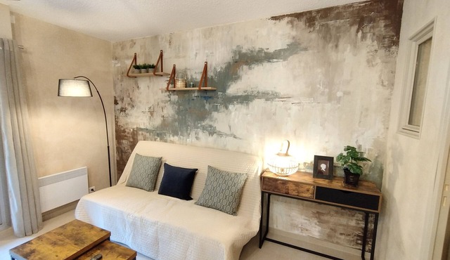 Air-conditioned apartment 3 minutes' walk from the beach and shops