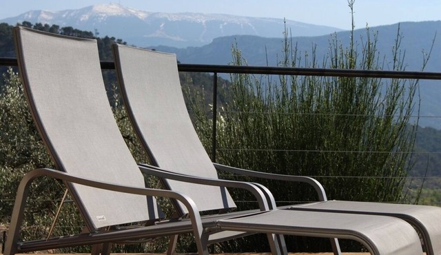 Air-conditioned Villa Ventoux and heated swimming pool in Buis les Baronnies