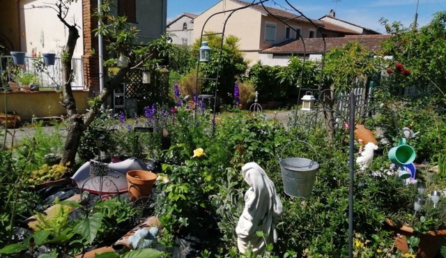 Air-conditioned vacation home in the countryside in a large family home