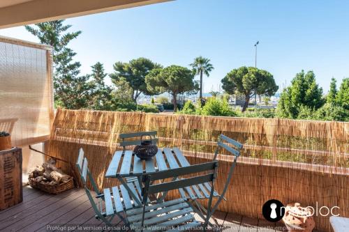 Air-conditioned apartment facing the port of Saint Laurent with 2 bedrooms