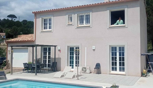 Air-conditioned villa, private pool, 3 double bedrooms, 1 office + garden + garden shed