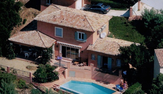 Air-conditioned villa with heated pool, breathtaking sea view on the Levant Island