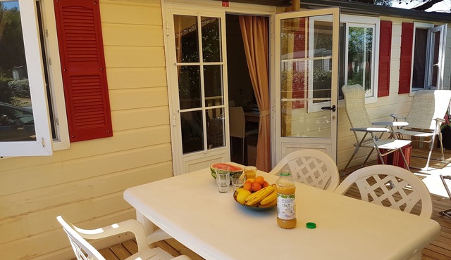 Air-conditioned mobile home 6 beds 3 bdrms