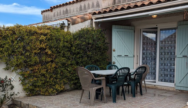 Air-Conditioned Villa Near Beach, Sleeps 6, Terrace, BBQ, and More!