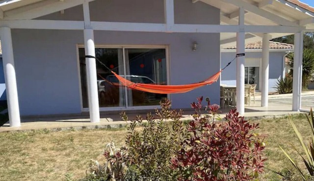 Air-conditioned 4* Villa Léon heated swimming pool (12.5x5) secured by shutter.