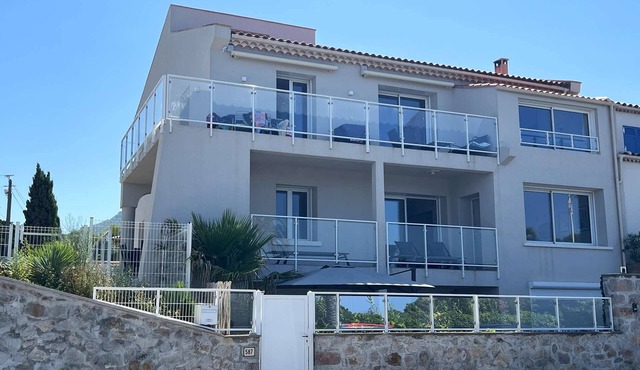 Air-conditioned apartment for 6 people by the sea – Le Pradet