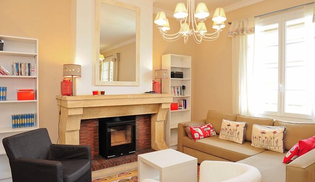 Air-conditioned apartment 100m2 garage terrace near Avignon center