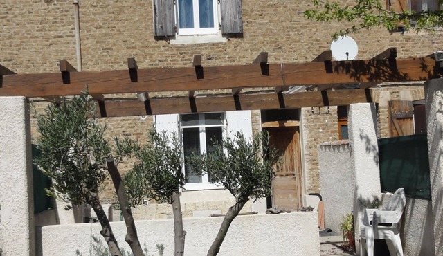 Air-conditioned apartment for 5 people in the Camargue: beaches, nature, kite-surfing, wifi.