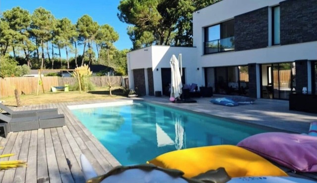 Air-conditioned architect-designed house Bordeaux