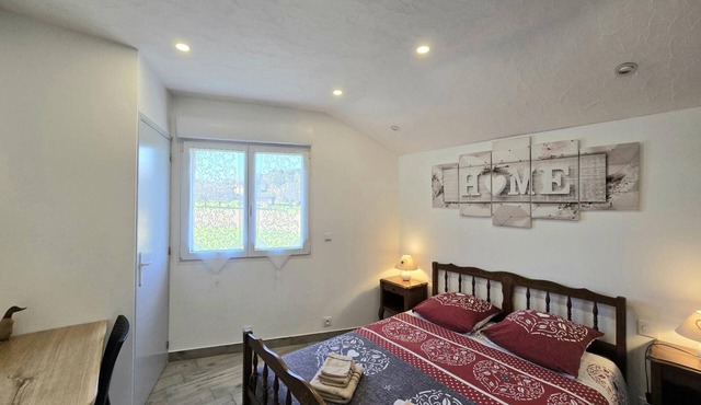 Air-conditioned cottage with Wi-Fi near Sarlat