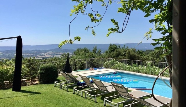 Air-conditioned country house with pool and marvellous panoramic views