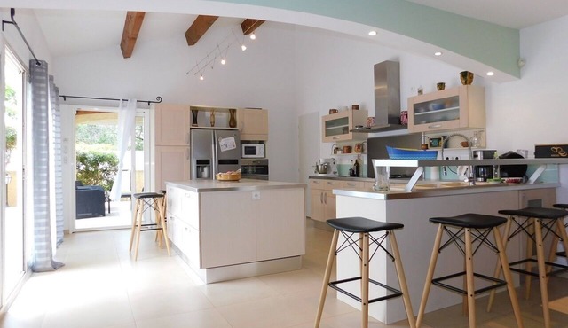 AIR-CONDITIONED DETACHED VILLA