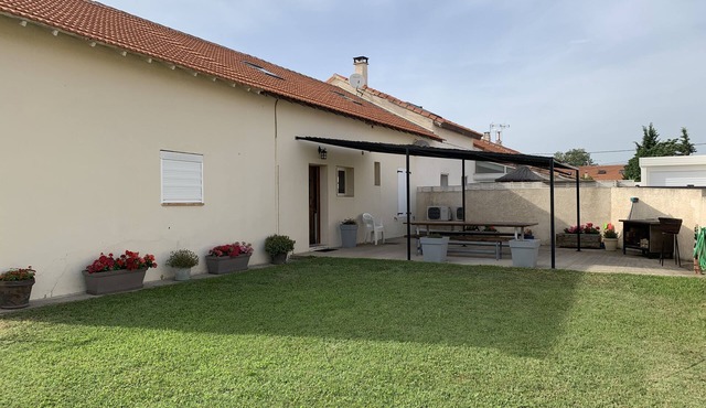Air-conditioned family home in Camargue with garden and WiFi