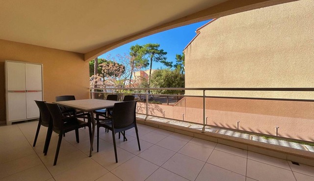 Air-Conditioned Apartment with Pool, 100m from Beach, Argelès-sur-Mer