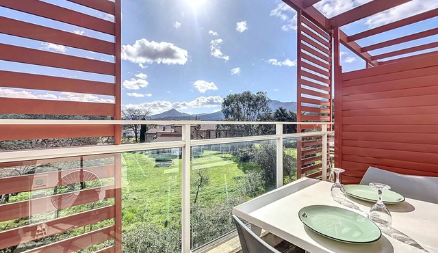 Air-conditioned accessible apartment with pool