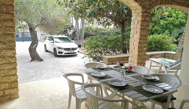 Air-conditioned villa by the sean