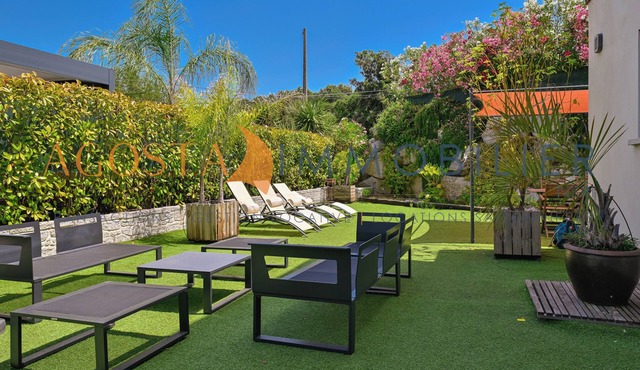 AIR-CONDITIONED BUNGALOW IN PORTICCIO FOR 4 PEOPLE