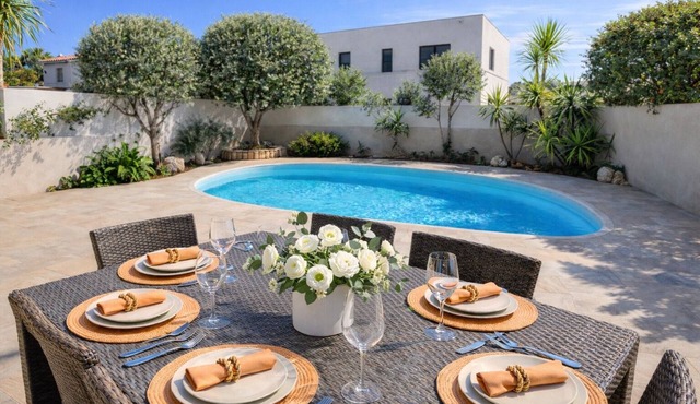 AIR-CONDITIONED VILLA WITH PRIVATE POOL - 7 MINUTES FROM THE BEACH