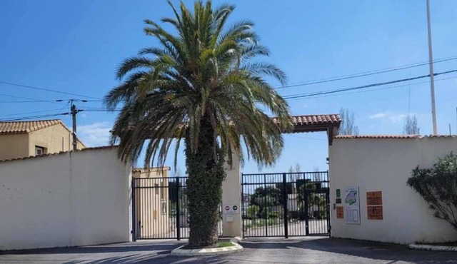 Air-conditioned mobile home