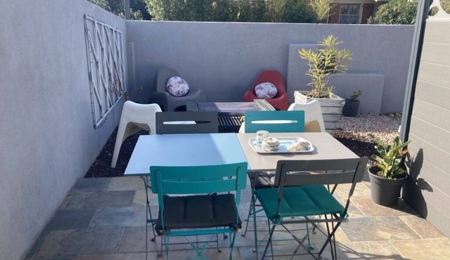 Air-conditioned, fully renovated duplex with private terrace