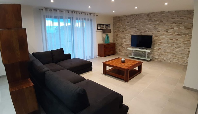 Air-conditioned gîte for 6 people / 3 bedrooms / 2Bathrooms / near Paris / Roissy / Senlis / Astérix NEW