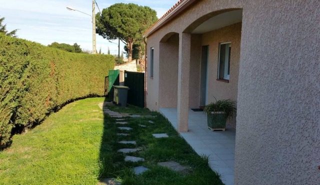 Air-conditioned gîte with shared pool near Argelès sur Mer