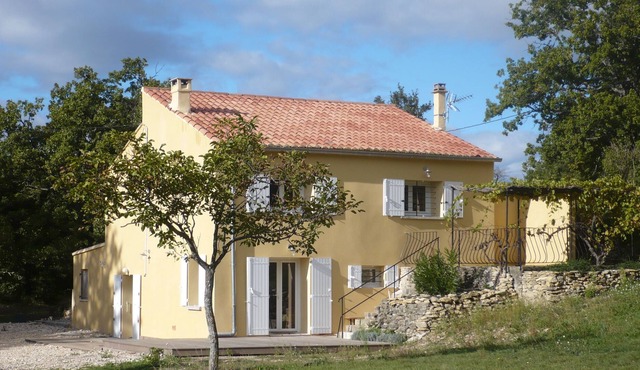Air-conditioned gîte with SPA, Little corner of paradise at the foot of Mont Ventoux
